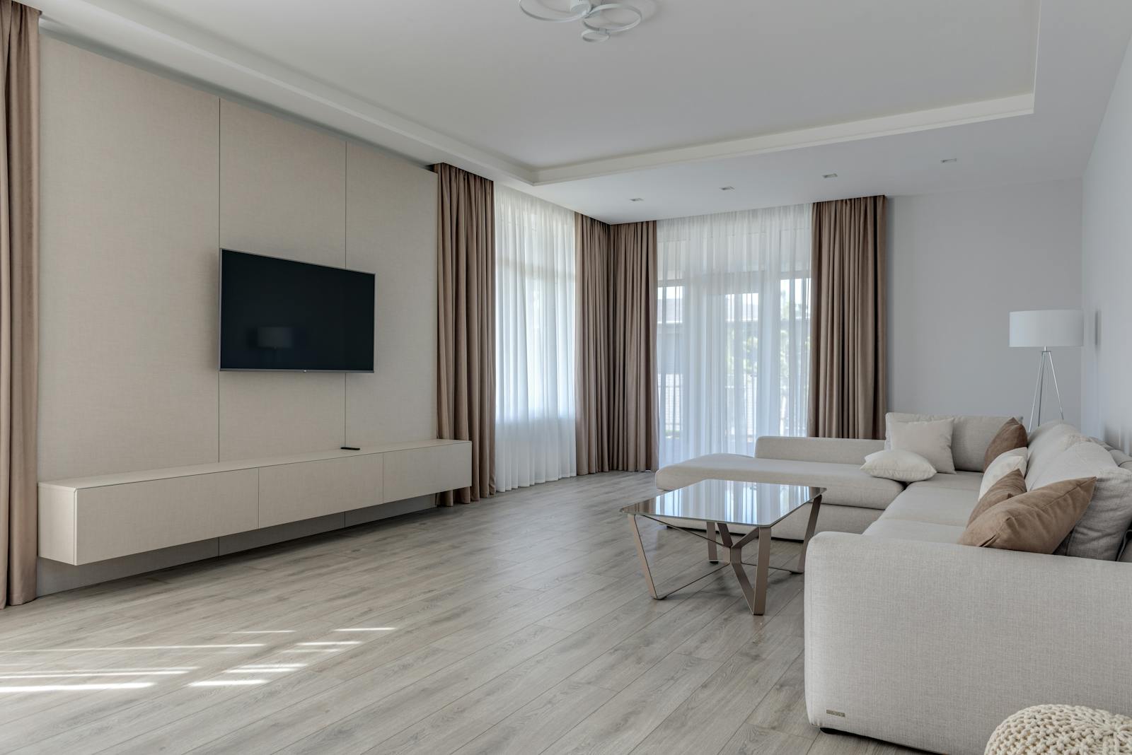 İyi planlanmış modern antre ve geçiş alanı tasarımı