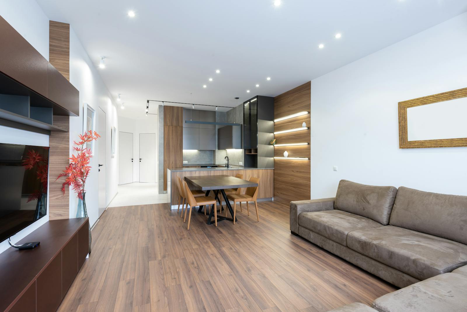 Oturma konforu güçlü ve dengeli planlanmış salon